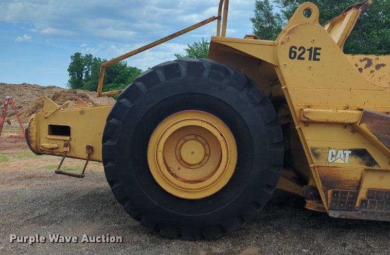 image for item DW5015 1991 Caterpillar 621E scraper