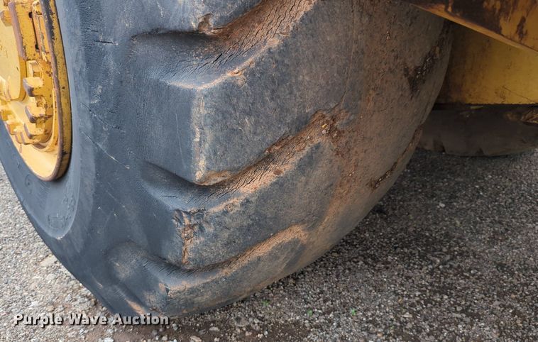 image for item DW5015 1991 Caterpillar 621E scraper