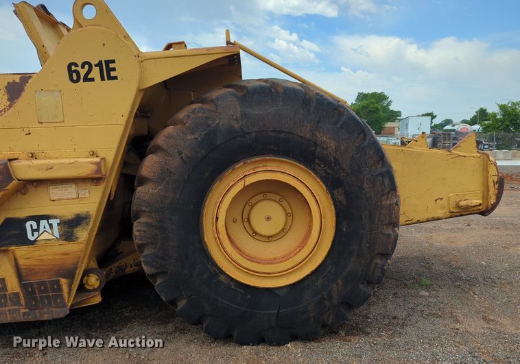 image for item DW5015 1991 Caterpillar 621E scraper