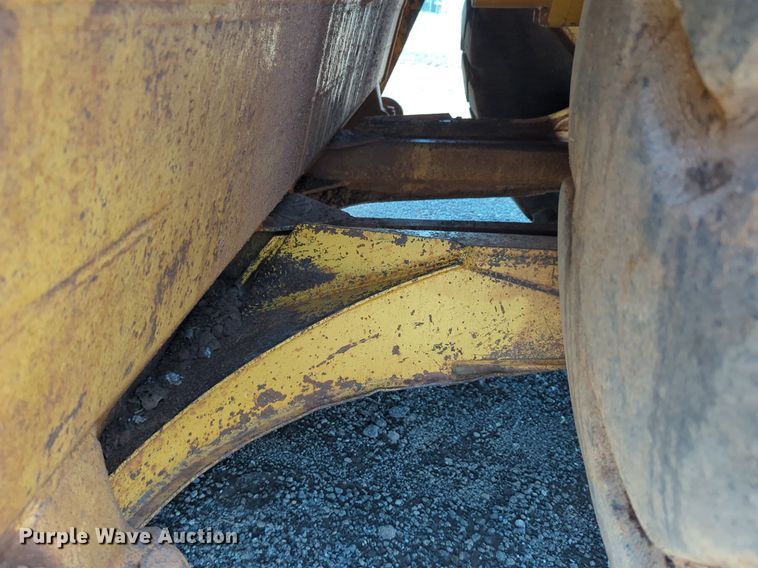 image for item DW5016 1988 Caterpillar 621E elevating scraper