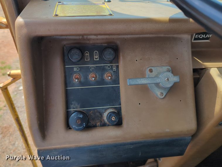 image for item DW5016 1988 Caterpillar 621E elevating scraper