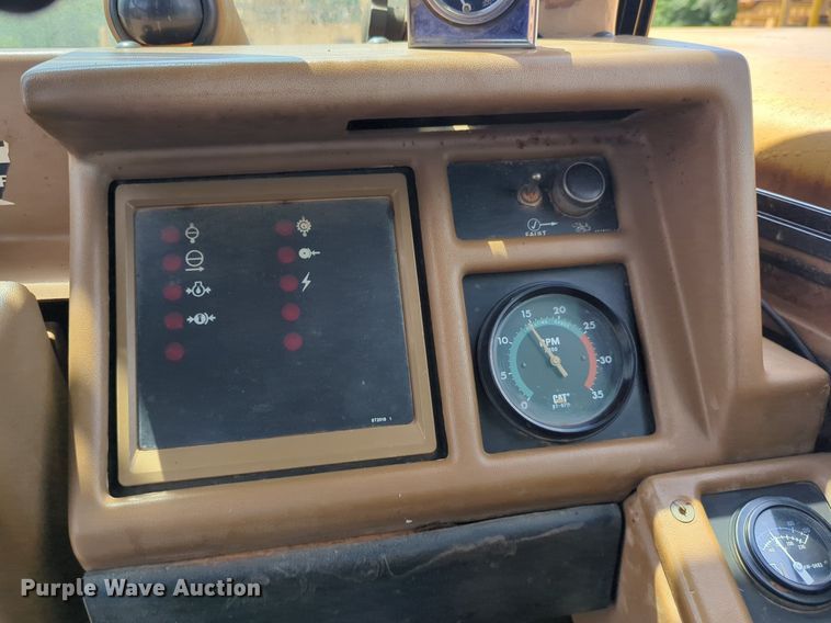 image for item DW5016 1988 Caterpillar 621E elevating scraper