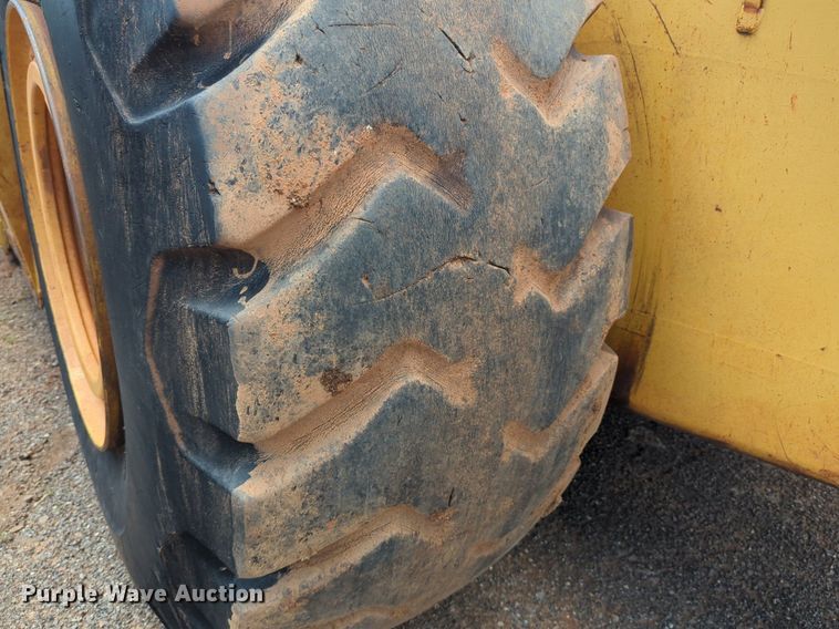 image for item DW5016 1988 Caterpillar 621E elevating scraper