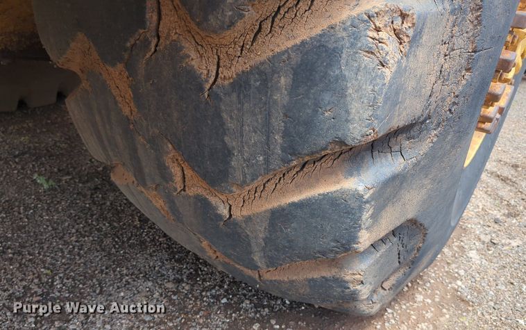 image for item DW5016 1988 Caterpillar 621E elevating scraper