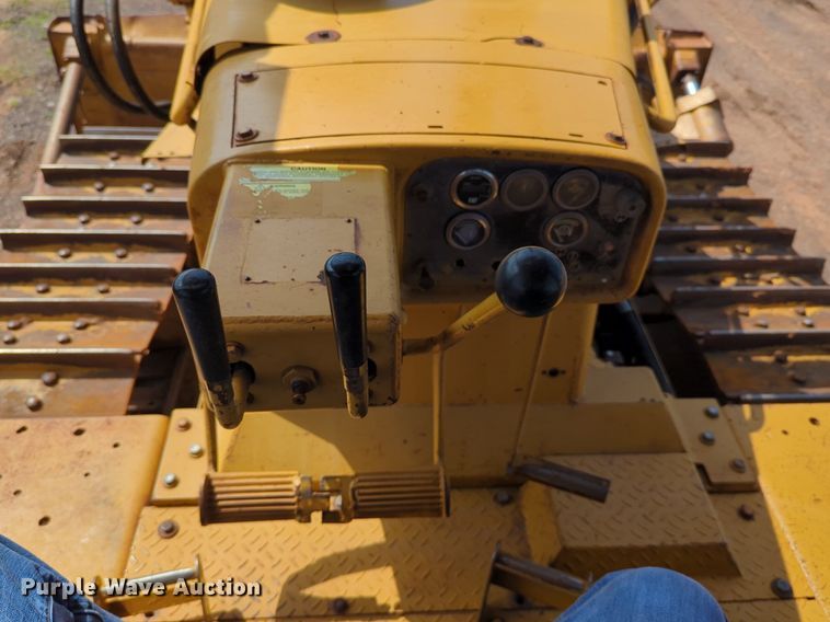 image for item DW5017 1984 Caterpillar  D7G dozer