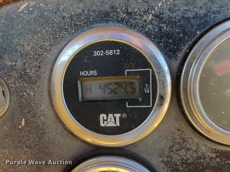 image for item DW5017 1984 Caterpillar  D7G dozer