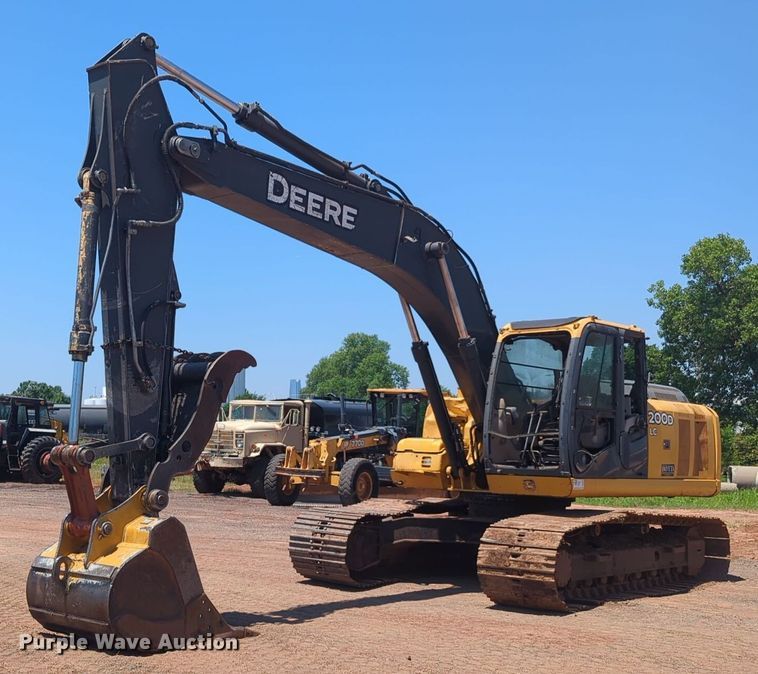 image for item DW5019 2008 John Deere 200D excavator
