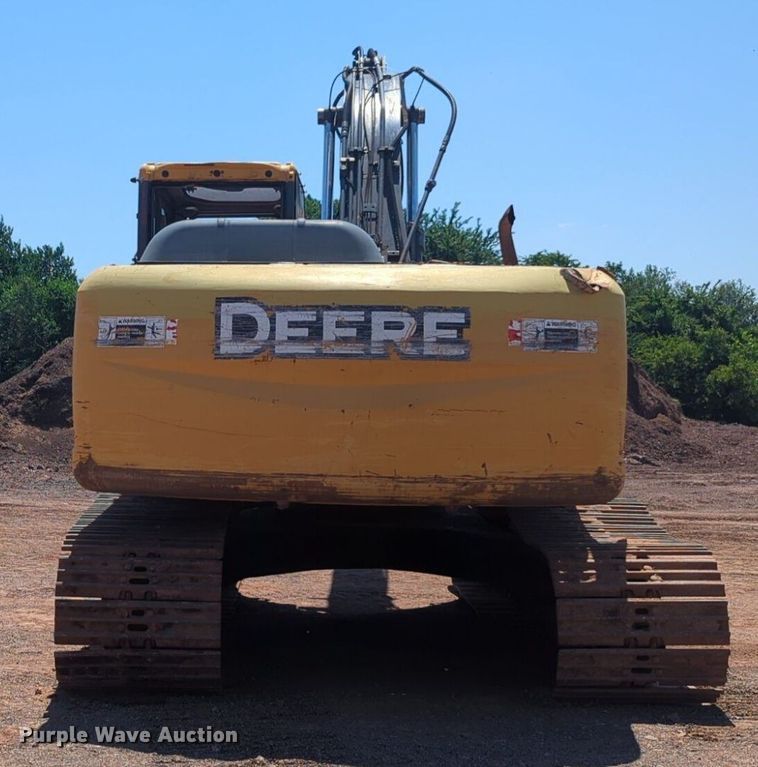 image for item DW5019 2008 John Deere 200D excavator