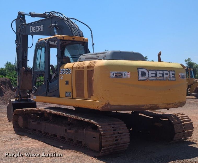 image for item DW5019 2008 John Deere 200D excavator