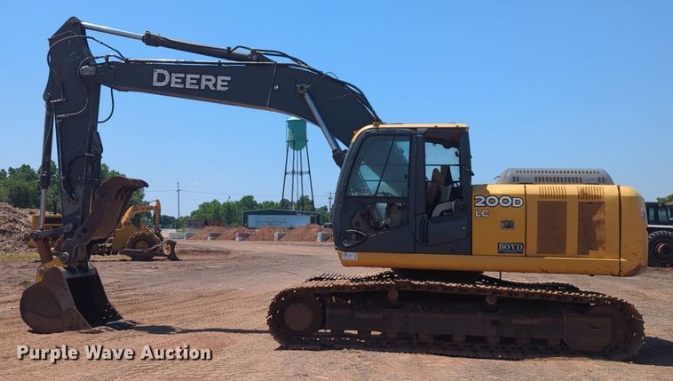 image for item DW5019 2008 John Deere 200D excavator