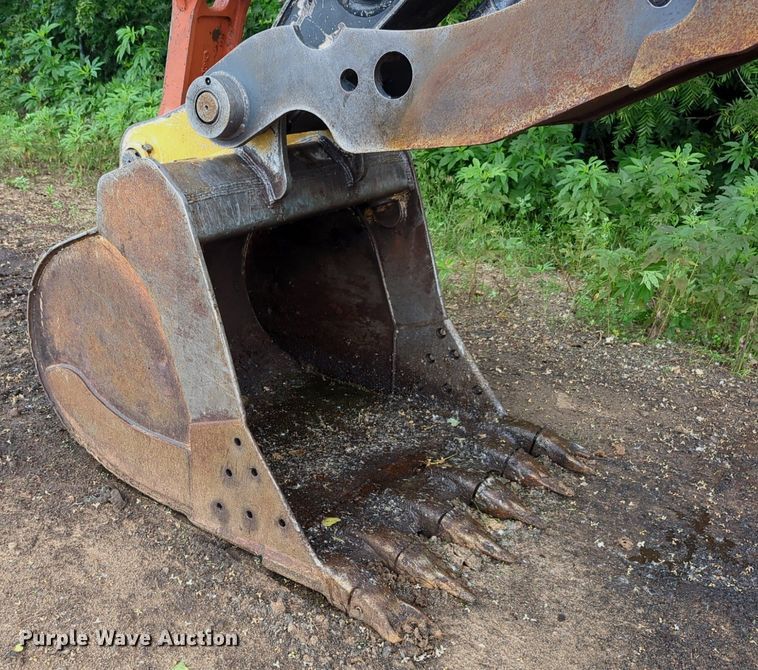 image for item DW5019 2008 John Deere 200D excavator