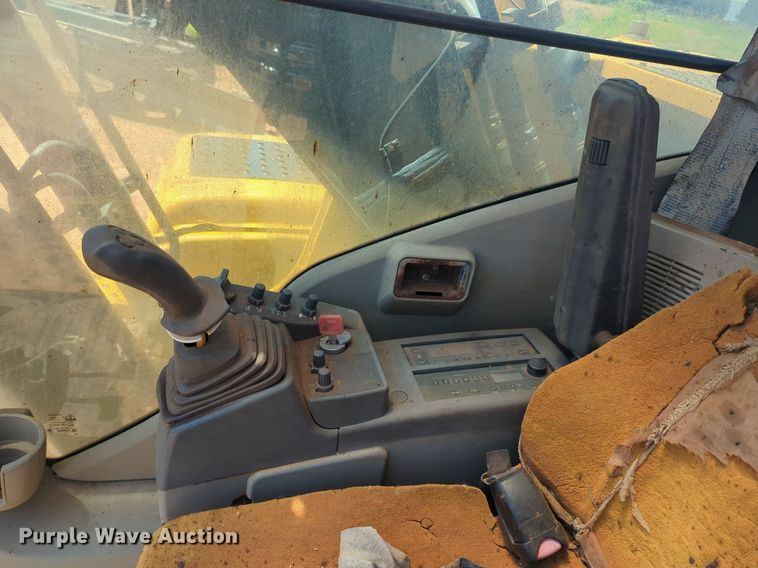 image for item DW5019 2008 John Deere 200D excavator