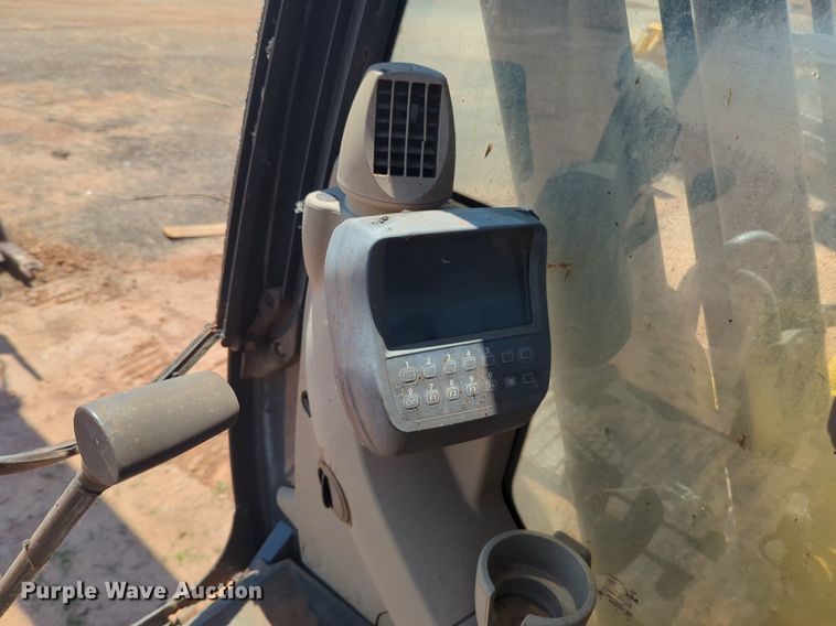 image for item DW5019 2008 John Deere 200D excavator