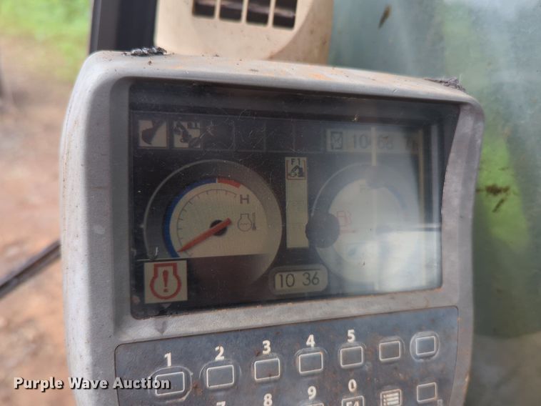 image for item DW5019 2008 John Deere 200D excavator