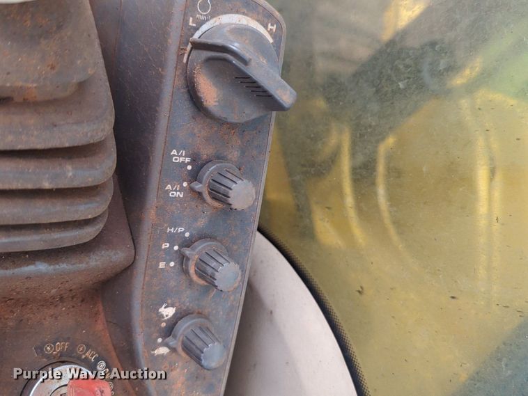 image for item DW5019 2008 John Deere 200D excavator