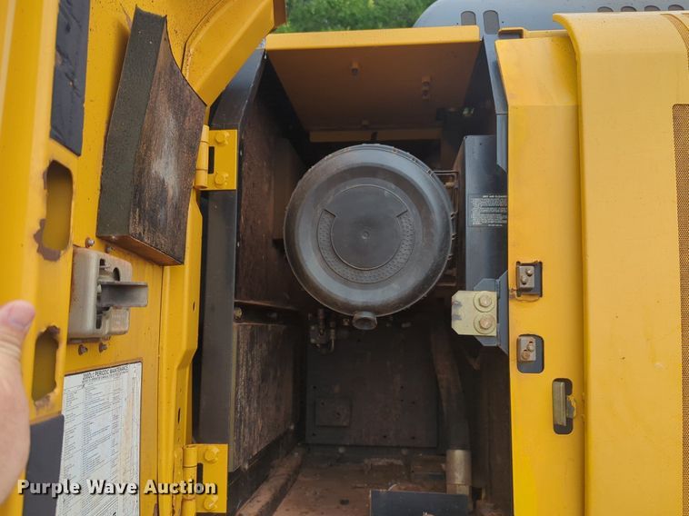 image for item DW5019 2008 John Deere 200D excavator