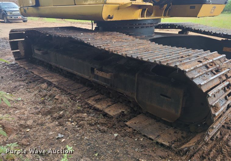 image for item DW5019 2008 John Deere 200D excavator