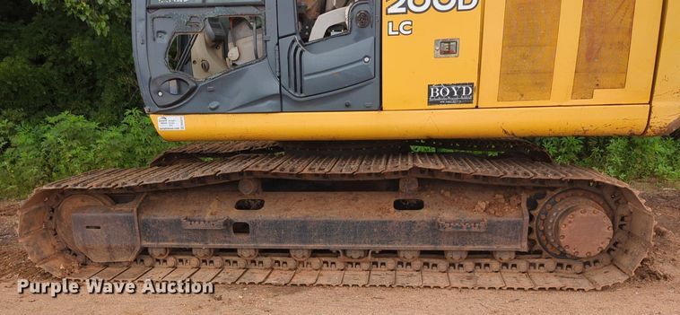 image for item DW5019 2008 John Deere 200D excavator