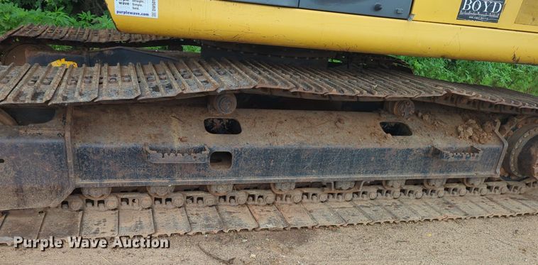 image for item DW5019 2008 John Deere 200D excavator