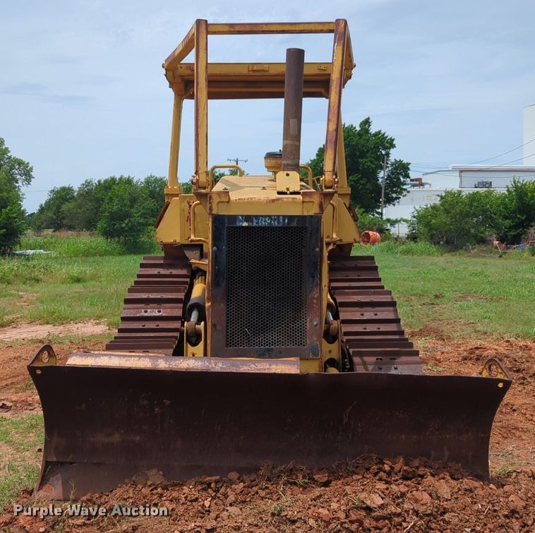 image for item DW5020 1986 Caterpillar  D4H dozer