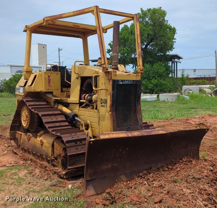 image for item DW5020 1986 Caterpillar  D4H dozer