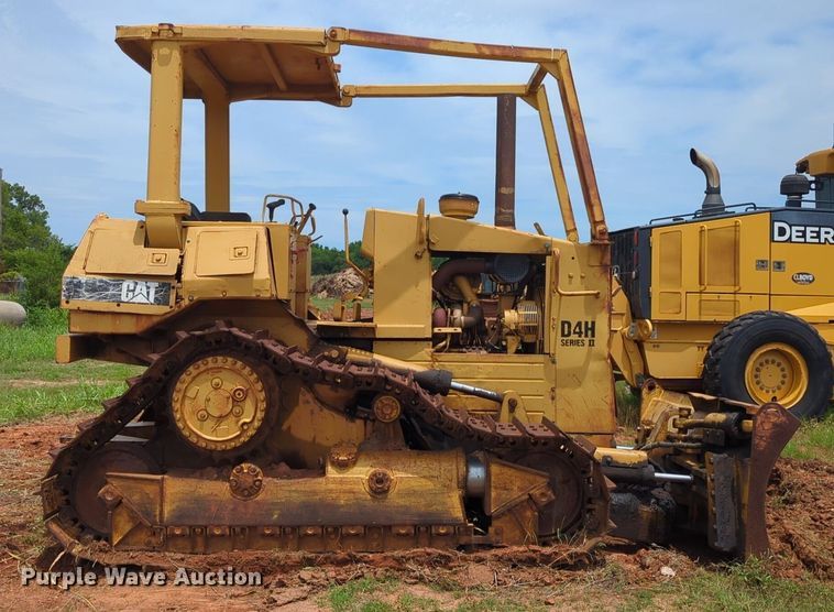 image for item DW5020 1986 Caterpillar  D4H dozer