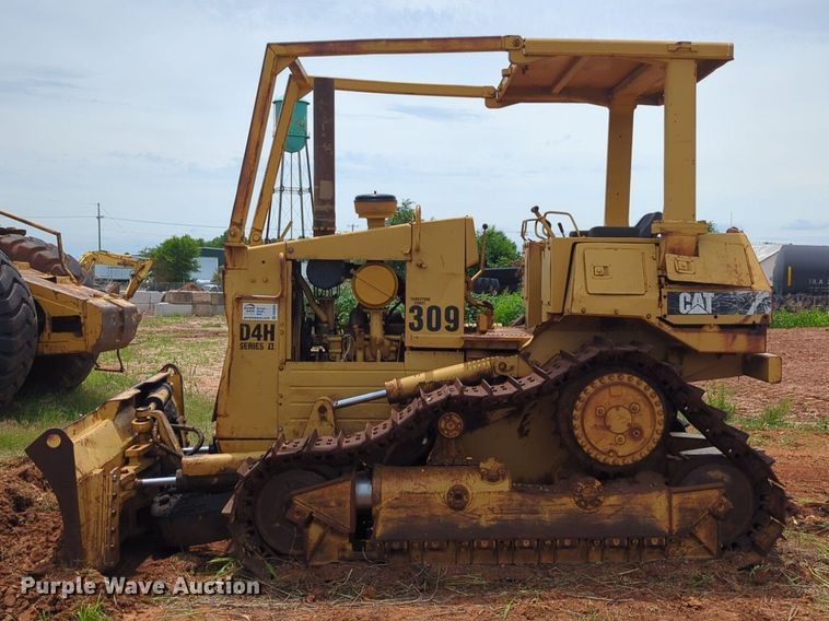 image for item DW5020 1986 Caterpillar  D4H dozer