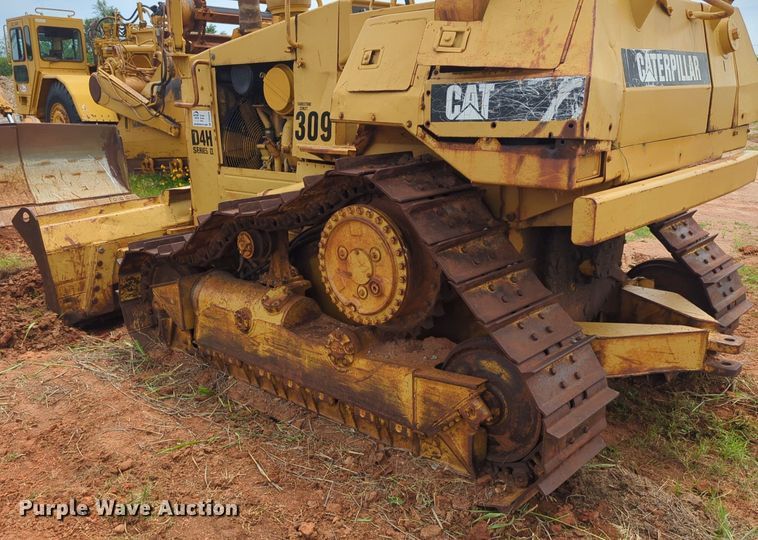 image for item DW5020 1986 Caterpillar  D4H dozer