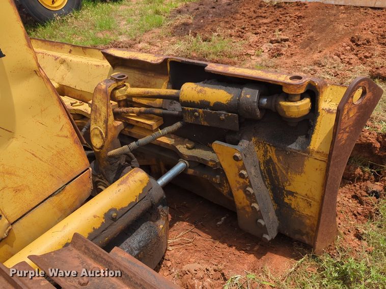 image for item DW5020 1986 Caterpillar  D4H dozer