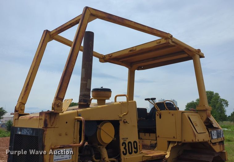 image for item DW5020 1986 Caterpillar  D4H dozer