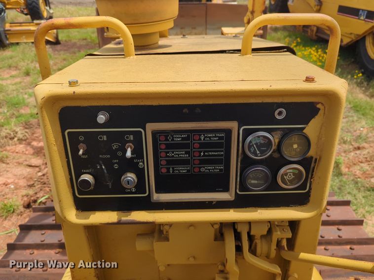 image for item DW5020 1986 Caterpillar  D4H dozer