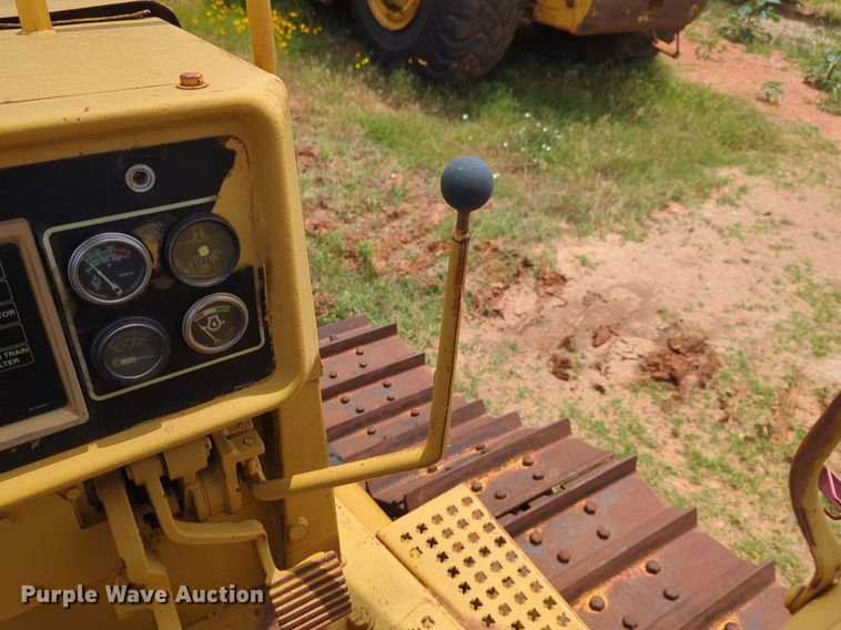 image for item DW5020 1986 Caterpillar  D4H dozer