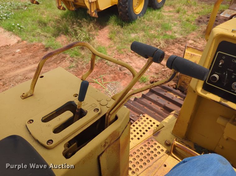 image for item DW5020 1986 Caterpillar  D4H dozer