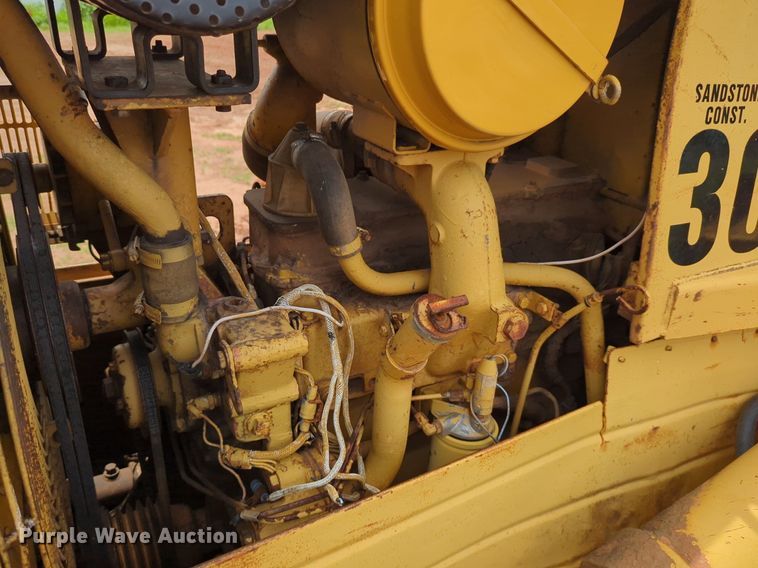 image for item DW5020 1986 Caterpillar  D4H dozer