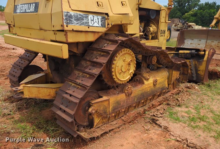 image for item DW5020 1986 Caterpillar  D4H dozer