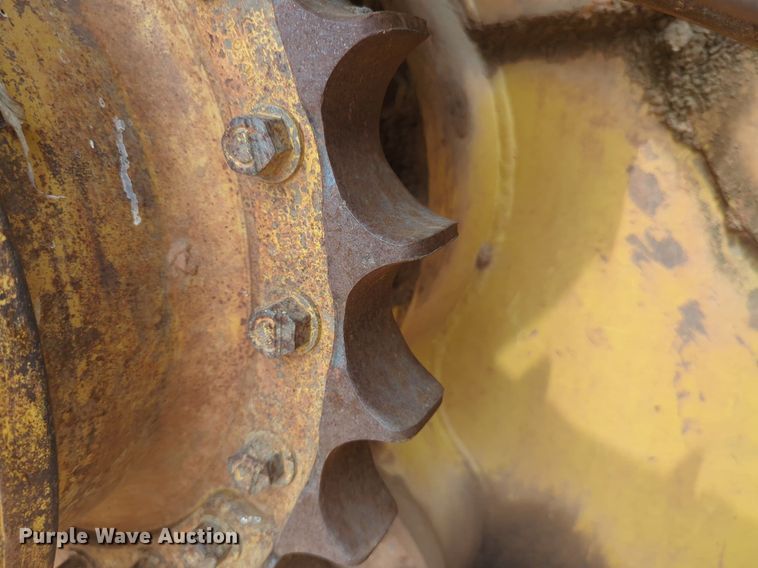 image for item DW5020 1986 Caterpillar  D4H dozer