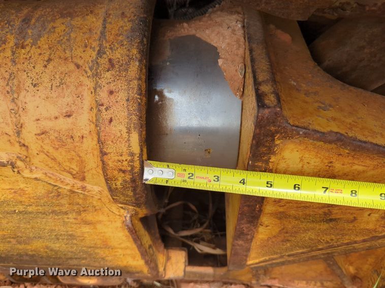 image for item DW5020 1986 Caterpillar  D4H dozer