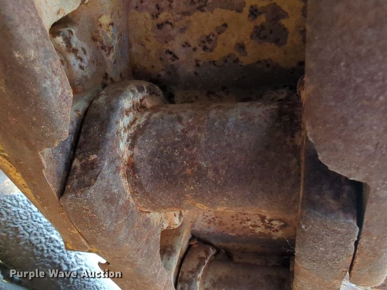 image for item DW5020 1986 Caterpillar  D4H dozer