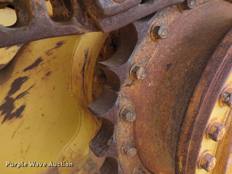 image for item DW5020 1986 Caterpillar  D4H dozer