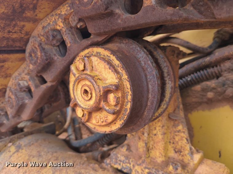 image for item DW5020 1986 Caterpillar  D4H dozer