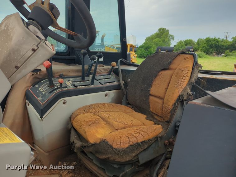image for item DW5021 1989 Case IH 2096 tractor