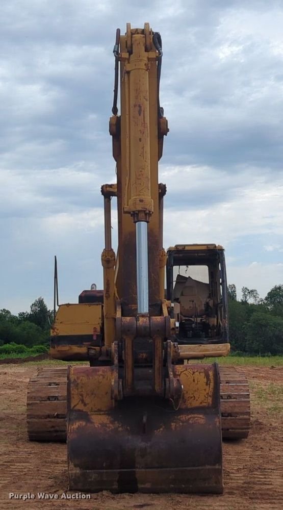 image for item DW5024 1995 Caterpillar 330 excavator