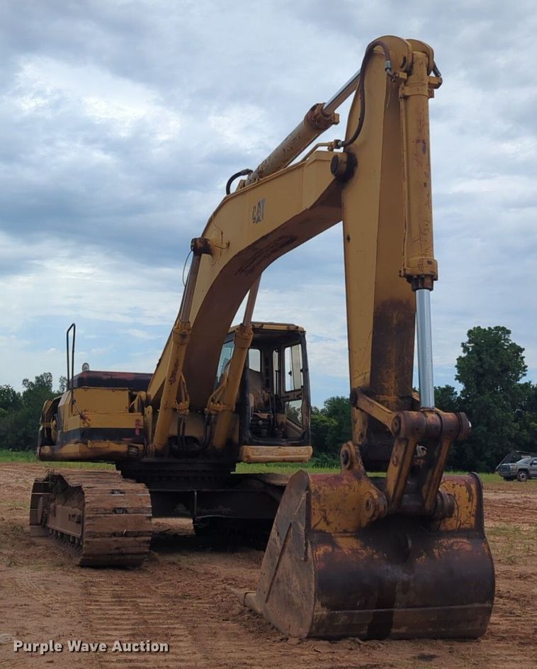 image for item DW5024 1995 Caterpillar 330 excavator
