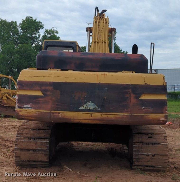 image for item DW5024 1995 Caterpillar 330 excavator
