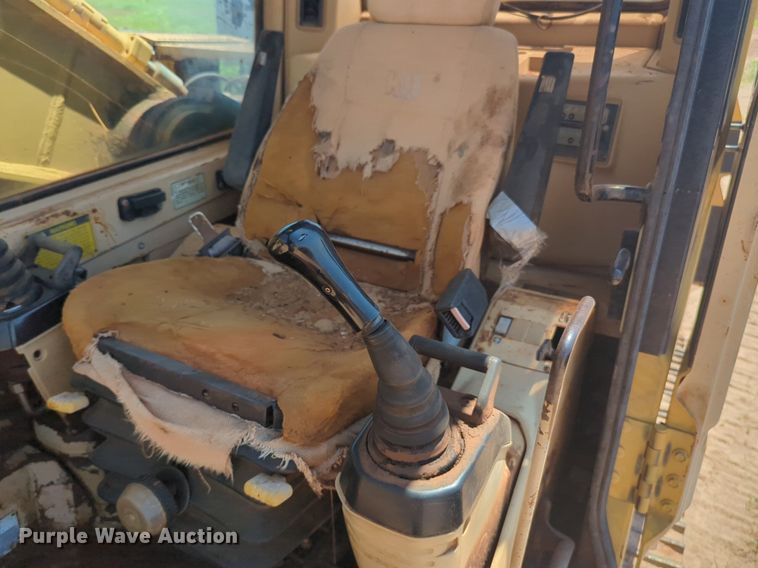 image for item DW5024 1995 Caterpillar 330 excavator