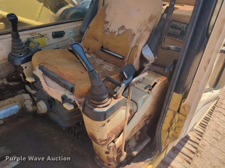 image for item DW5024 1995 Caterpillar 330 excavator