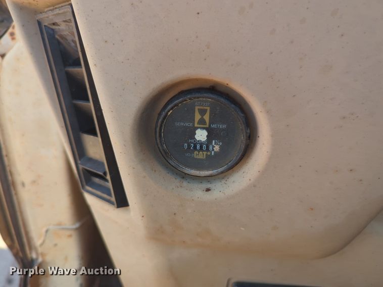 image for item DW5024 1995 Caterpillar 330 excavator