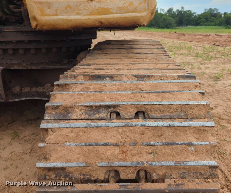 image for item DW5024 1995 Caterpillar 330 excavator