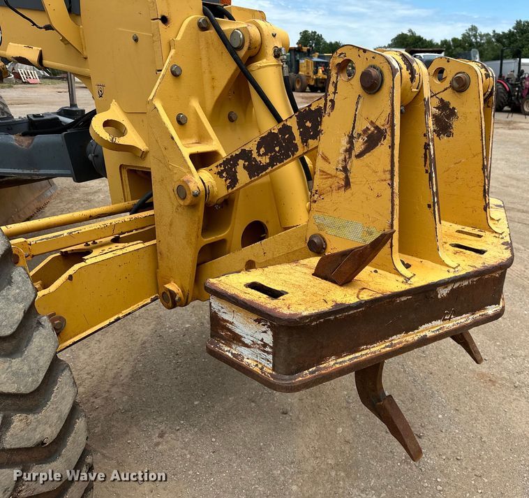 image for item DW5031 2007 John Deere 770D motor grader