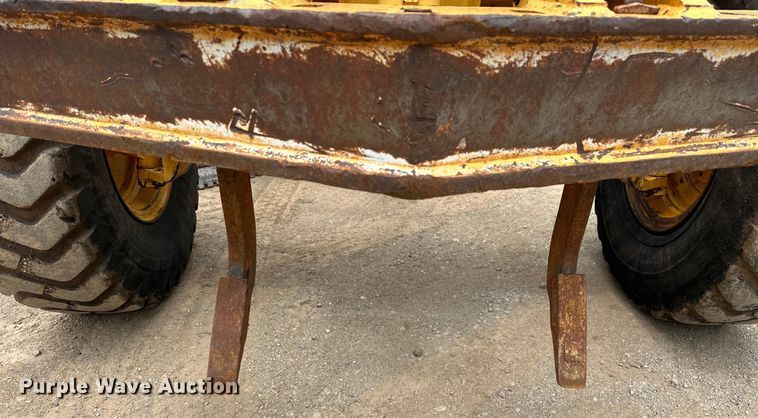 image for item DW5031 2007 John Deere 770D motor grader